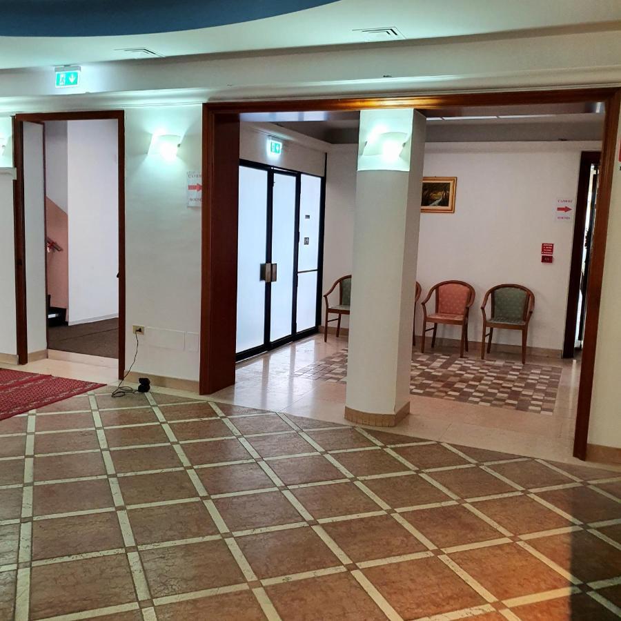 Hotel Perla Massa Lombarda エクステリア 写真