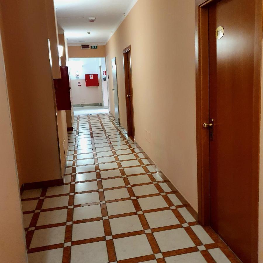 Hotel Perla Massa Lombarda エクステリア 写真