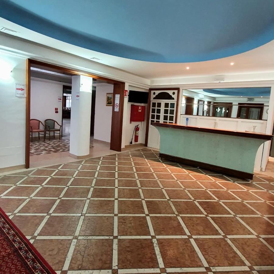 Hotel Perla Massa Lombarda エクステリア 写真