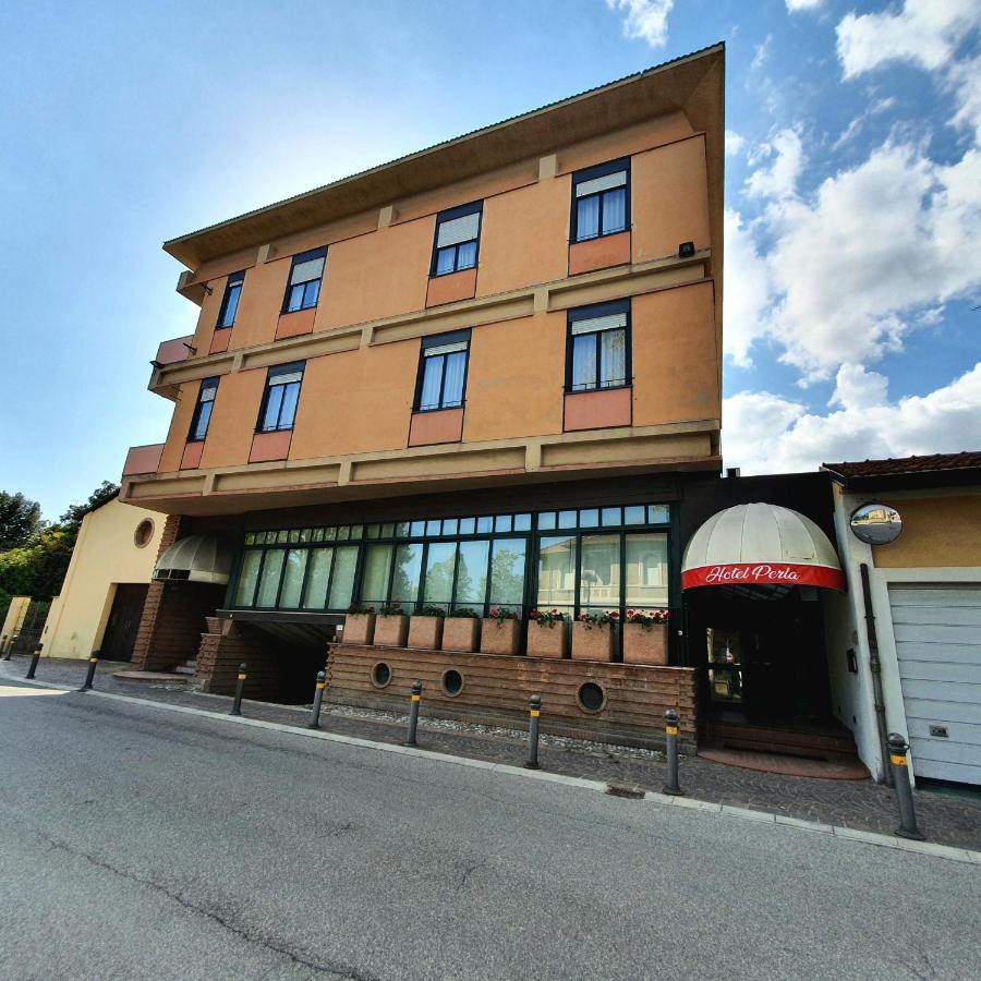 Hotel Perla Massa Lombarda エクステリア 写真