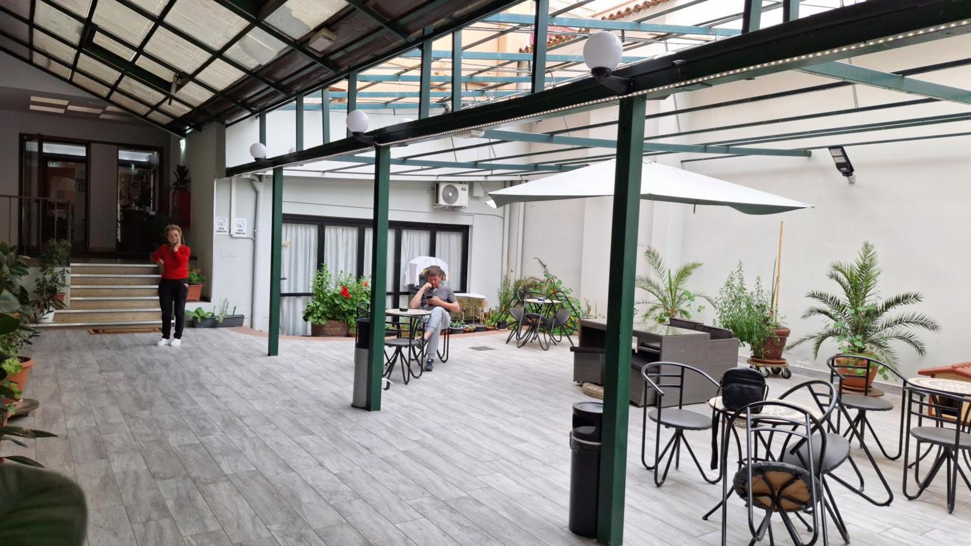Hotel Perla Massa Lombarda エクステリア 写真
